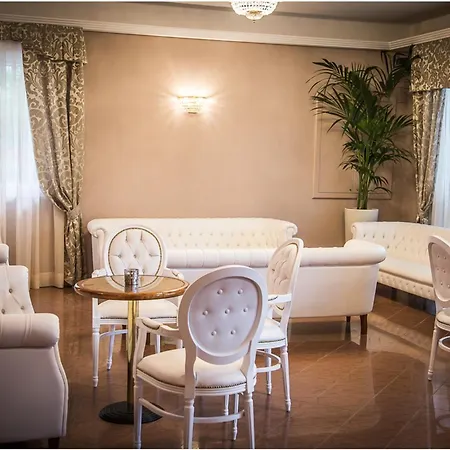 Donatella Pinarella Hotel 3*