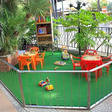 Hotel Donatella Pinarella