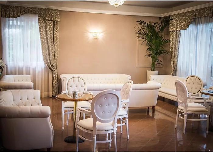 Donatella Pinarella Hotell 3*