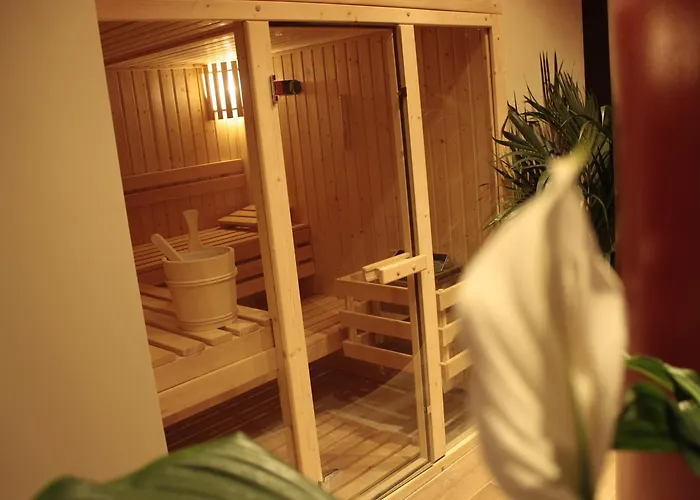 Hotel Donatella Pinarella 3*