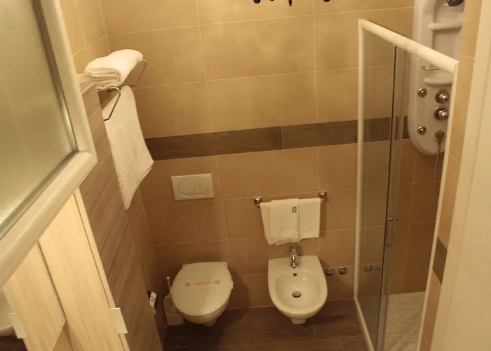 Donatella Pinarella Hotell 3*