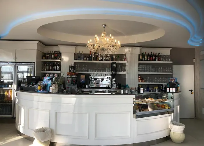 Donatella Pinarella Hotell 3*